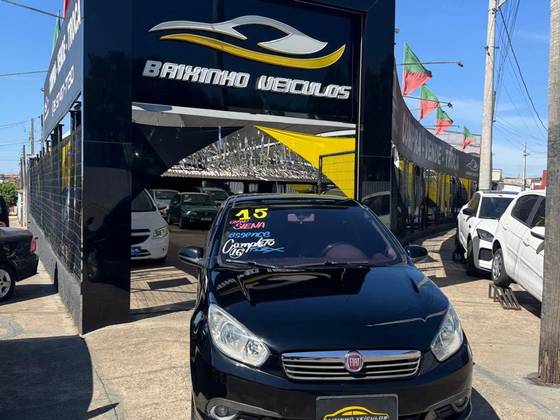 FIAT GRAND SIENA 1.6 MPI ESSENCE 16V FLEX 4P MANUAL FIAT GRAND SIENA 1.6 MPI ESSENCE 16V FLEX 4P MANUAL